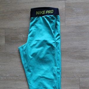 Nike Capri Length Running Leggings